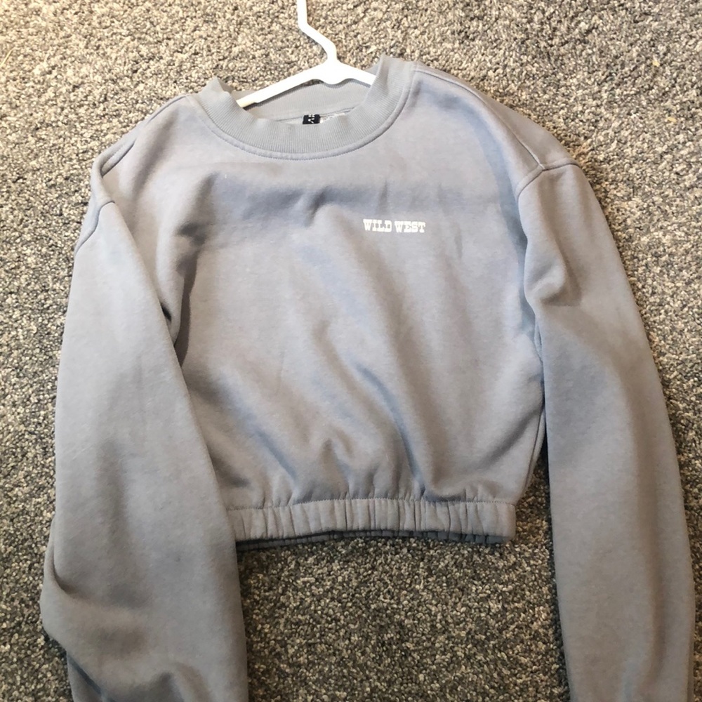 Cropped crew neck